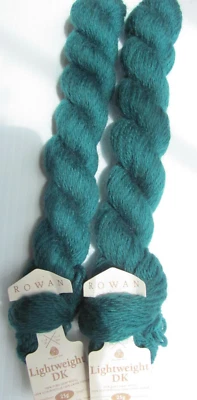 Rowan Ligero DK 100% Lana Hilo Color 91 Verde Lote de 2 Madejas 146 yardas Foto 1 de 3