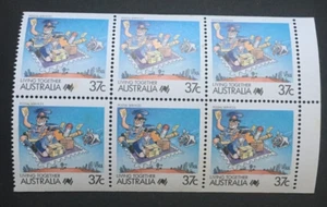 37c x 6 Australian Stamp Booklet Pane Postal Services Living Together  1988 MNH - Picture 1 of 4