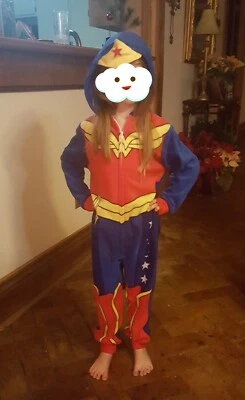 Pijama de una pieza para niños talla pequeña Wonder Woman - DC Comics Foto 1 de 4