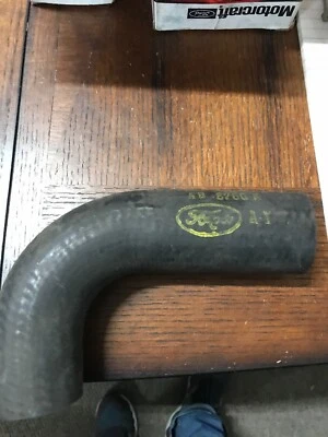 1952 年 1953 年福特 NOS 6 CYL。 UPPER Radiator 软管 1 1/2 英寸 I.D. 全新美国福特围巾 — 第 1/3 张图片