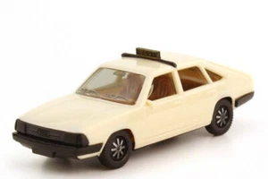 1:87 Audi 100 GL 5E Avant Type 43 C2 Taxi, IA Beige - Herpa 4004 - Picture 1 of 2