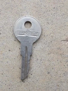 Vintage Original Briggs & Stratton Lock Key H661 - Picture 1 of 2