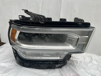 ¡Completo! Dodge RAM 2500 3500 2019-2023 faros LED lado derecho del pasajero OEM Foto 1 de 4