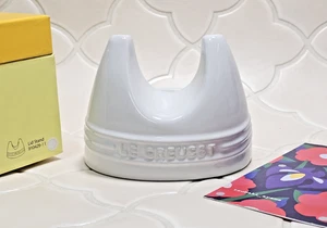 Le Creuset Deckelständer weiß Ständer für verschiedene Werkzeuge Steinzeug Neu in OVP - Bild 1 von 4