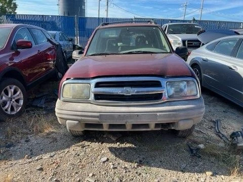 Conjunto de faros derechos usados se adapta a: Chevrolet Tracker 2003 grado derecho A Foto 1 de 4