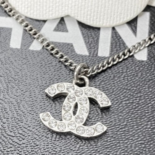 Collana CHANEL CC Logo Strass Ciondolo 17" Tono Argento F13V Autentica #7581