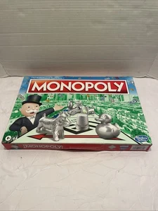 Hasbro Monopoly C1009 Classic Board Game - Picture 1 of 12