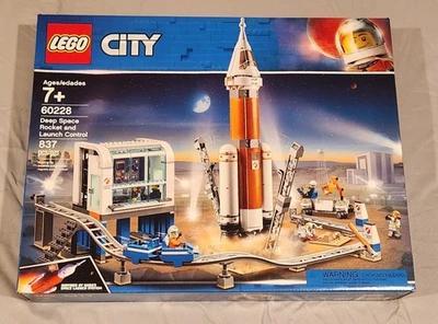 LEGO CITY: Deep Space Rocket and Launch Control (60228) - Image 1 of 4