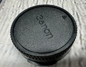 Rare Vintage Canon Plastic Push / Twist Front Lens Cap  Front - Picture 1 of 13