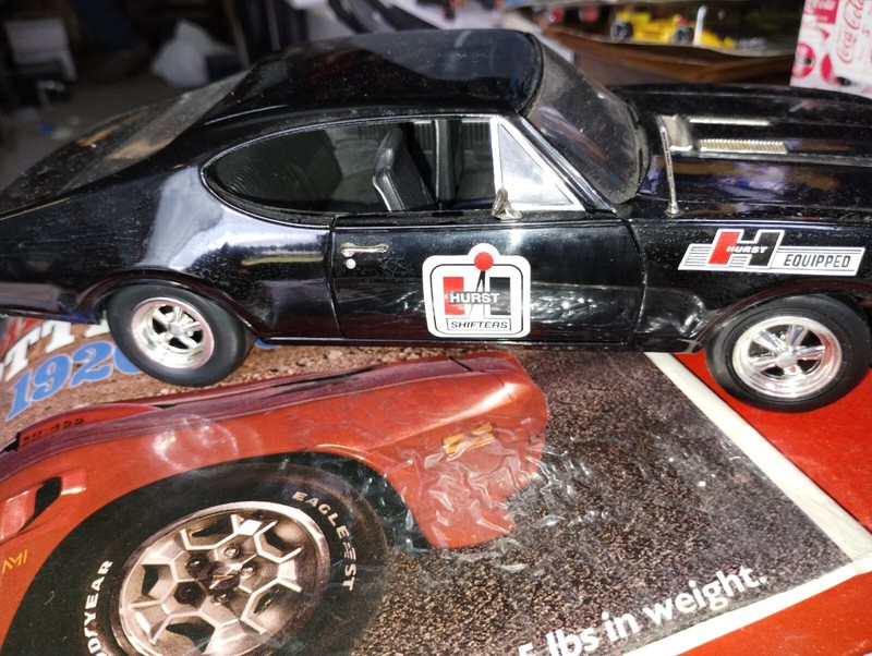 Oldsmobile 442 Hurst (coupe) 1969 ERTL 1/18 - Details