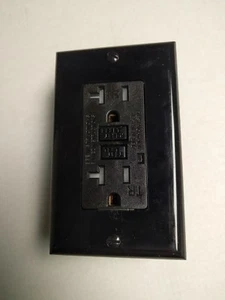 (50 piezas) NUEVO 20A Resistente a la Manipulación TR GFCI 20 Amp NEGRO con LED - Imagen 1 de 3