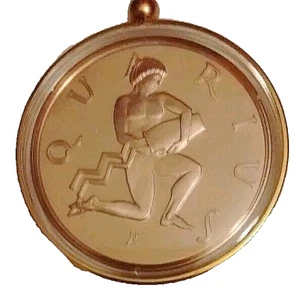 Wassermann Halskette Anhänger goldfarben münzähnliches Medaillon mit Kette - Bild 1 von 3