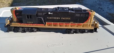 Lionel Postwar O O27 Gauge 2349 Northern Pacific GP9 Diesel Locomotive 1959-1960 - Image 1 of 4