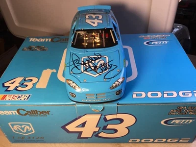 SIGNED 1:24 Richard Petty #43 PETTY BLUE DODGE 2001 AUTOGRAPHED DieCast NASCAR - Image 1 of 4