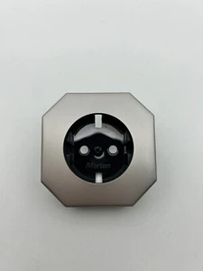 Merten Octocolor Abdeckung für Schuko Steckdose Titan Silber g - Bild 1 von 1