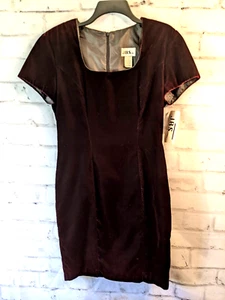 NWT VTG Dark Red Wine Velvet Dress Fitted Size 8 Holiday Party Christmas Shimmer - Picture 1 of 9