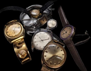Lot De 7 Montres Mecaniques À Reparer - Foto 1 di 1