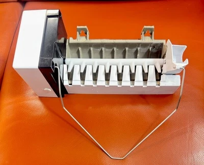 Conjunto de máquina de gelo geladeira BOSCH /THERMADOR 00144999 da Mdl# KBUIT4865E03 - Imagem 1 de 4