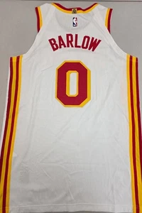 CAMISETA DE BALONCESTO BLANCA 50 Hawks DOMINICK BARROW Juego Usada 4-15-25 vs Magic - Imagen 1 de 4