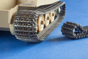 1/35 QuickTracks T-35005 rev.1 Tracks for Pz.Kpfw. VI Ausf. E Tiger I (late) - Picture 1 of 5