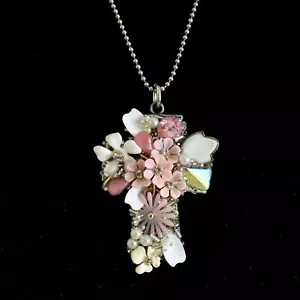 Vintage Cross Pendant Necklace Rhinestone Pink White Flower Chunky Statement Y2K - Picture 1 of 20
