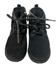 UGG Neumel 2 Black Ankle Chukka Shearling Lined Boots Kids Size 12 (1017320T) - Picture 1 of 9