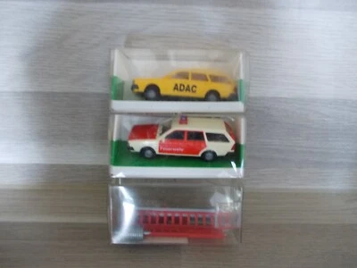 Konvolut HO 1:87 MODELLAUTO I.M.U.  VW Passat Feuerwehr + ADAC + Feuerwehr zubeh - Bild 1 von 2
