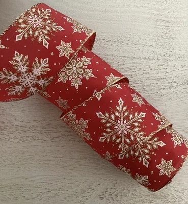 "CINTA CON CABLE ESTAMPADO COPO DE NIEVE NAVIDAD ROJO Y DORADO DE 5 YARDAS 2,5"" DE ANCHO" Foto 1 de 4