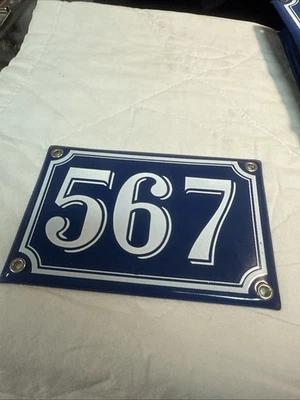 Ancien numéro de rue, Maison plaque Bombe émaillée, en relief N’567 - Photo 1/2