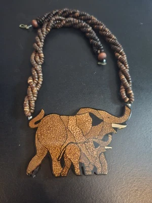 Vintage Elephant Necklace - Image 1 of 4