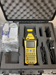 Como nuevo Brady BMP-61 fabricante de etiquetas/impresora con batería/cargador BMP-41-BATT y estuche - Imagen 1 de 13