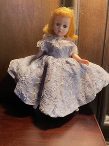 Madam Alexander Vintage 1950's Cissette Doll, 9 inches tall - Picture 1 of 4