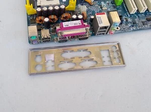 GIGABYTE GA-8IPE1000-G I/O Shield Backplate Blende - Afbeelding 1 van 1