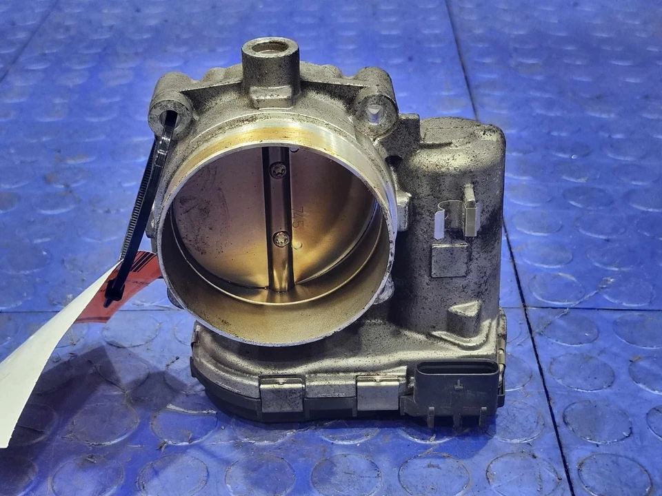 Conjunto de carrocería del acelerador 12-15 Mercedes Benz ML350 W166 3,5 L OEM 2761410125 Foto 1 de 4