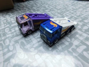 2 Racing car Haulers Hot Wheels 1986 Malaysia - Picture 1 of 14