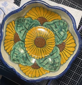 Bellissima ceramica Talavera Messico con girasole. Piatto o ciotola grande. - Foto 1 di 4