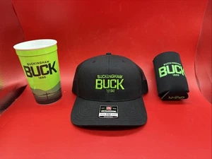 Buckingham Buck schwarze Truckermütze Netz Druckknopflasche Coozie Cup Lineman Konstruktion - Bild 1 von 14