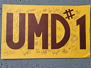 Minnesota Duluth Bulldogs 1985-1986 Original Hockey Sign UMD #1 Team Signed Hull - Picture 1 of 6