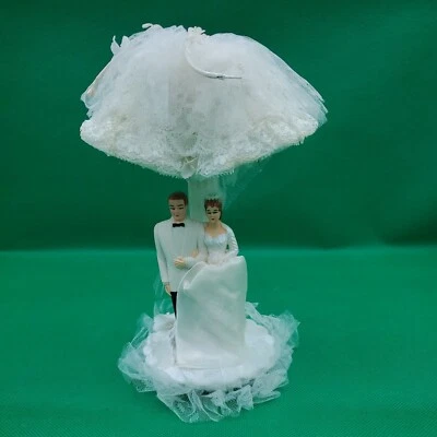 Topper de pastel de boda vintage, novia y novio, Venecia CA EE. UU. 1959 costa novedad Mfg Foto 1 de 4
