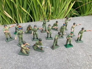 Lot de petits soldats américains et français Starlux - Picture 1 of 10