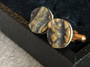Unusual carved brown stone cufflinks - designed for Paul Smith - pristine - Picture 1 of 6