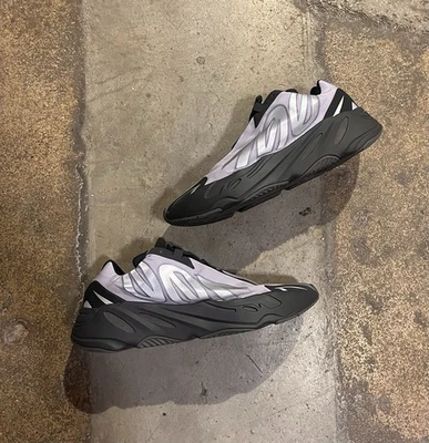 Adidas Yeezy Boost 700 MNVN Geode para hombre talla 12 Foto 1 de 4