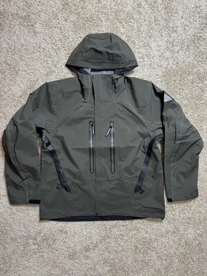 And Wander 2.5L Hiker Rain Jacket  Size L Green - Image 1 of 4