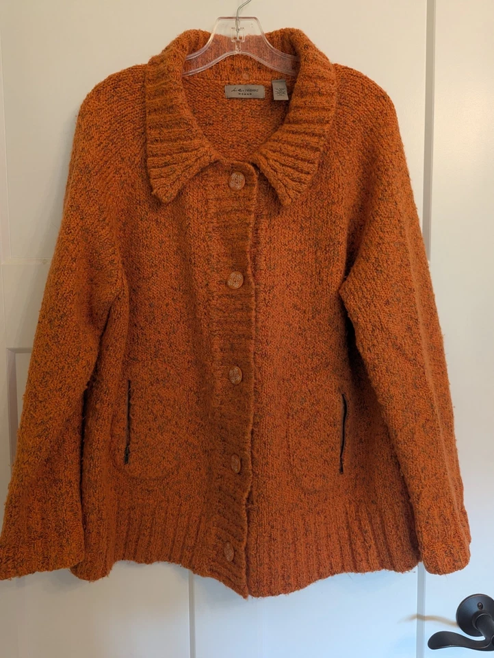 I.E. Suéter cárdigan naranja relajado. Talla 2X. Mezcla de lana acrílica. Botón delantero Foto 1 de 4