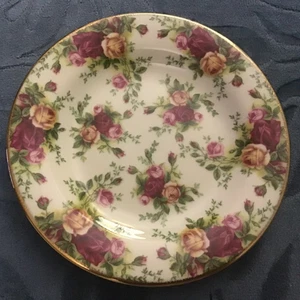 Royal Albert Old Country Roses Classic III Chintz Salatteller um 1999 cremefarbener Boden - Bild 1 von 3