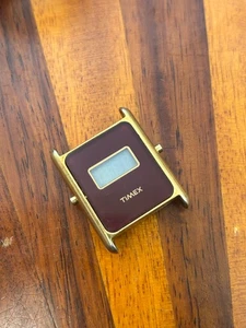 Raro orologio vintage Timex Tank Style LCD unisex tono oro K Cell 24 mm - da riparare - Foto 1 di 5