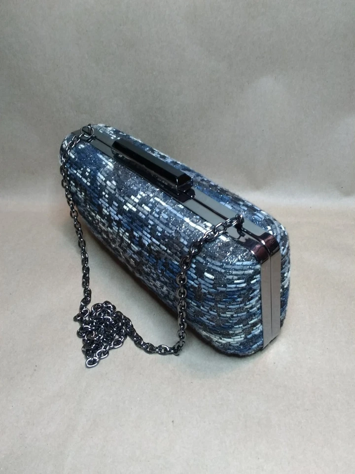 Bolso de Noche Sondra Roberts - Plateado/Multicolor con Correa de Cadena/Cierre Negro Foto 1 de 4