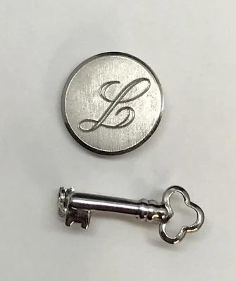 纯银 Dolan Bullock "L" 领带和骨架钥匙针翻领 (RF810) — 第 1/4 张图片