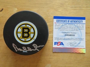 HOFer Defenseman BOBBY ORR signed BOSTON BRUINS Puck  PSA DNA AH56035 - Picture 1 of 2