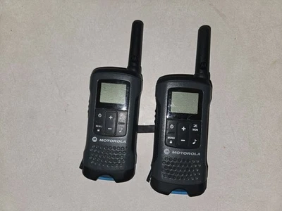 Motorola Model T200 Talkabout Two Way Radio Used *2 Pack* DOESN'T CHARGE - Image 1 of 2